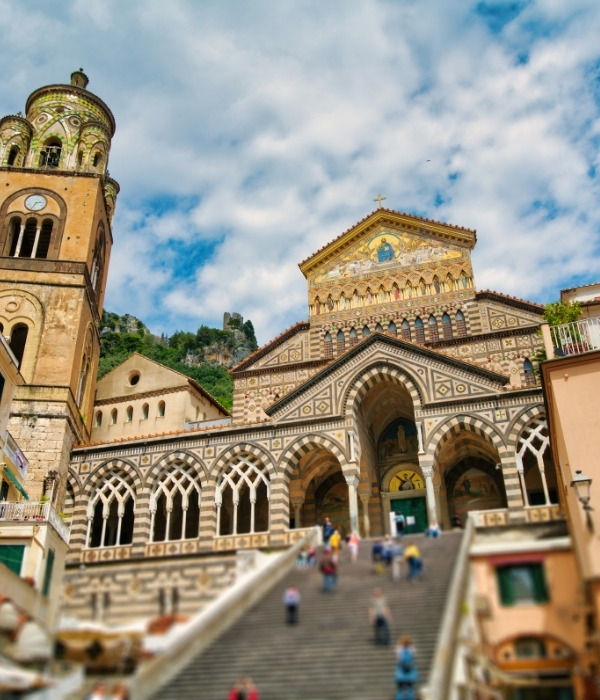 Private transfer service from Naples train station to Amalfi coast